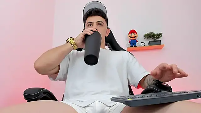 Mikecooper online show from February 21, 2026, 12:22 am