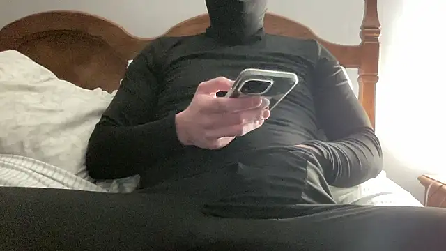 Snapshot of UncutMagic chatting on January 13, 2026, 2:50 am UncutMagic online show from January 13, 2026, 2:50 am