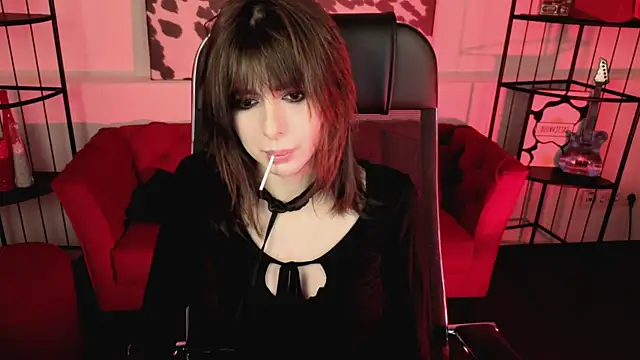 CrystallBloom online show from April 21, 2026, 1:42 am