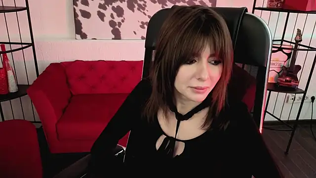 CrystallBloom online show from April 21, 2026, 2:51 am