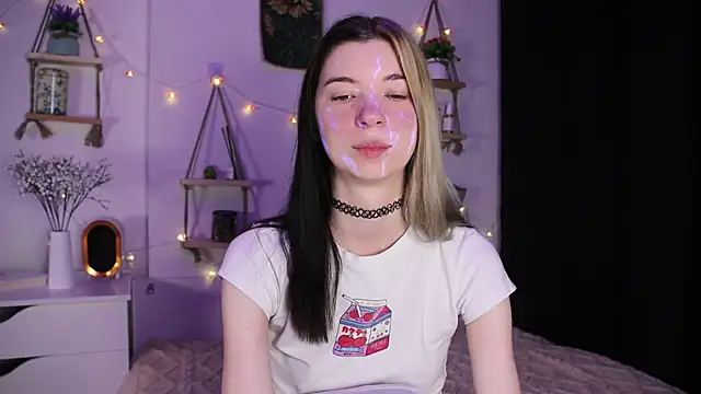 EmmieBlade online show from October 24, 2025, 7:10 pm