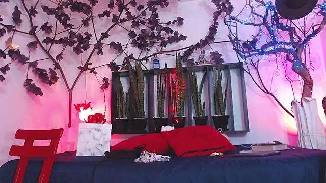 lola foox online show from October 31, 2025, 2:18 pm