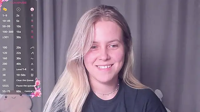 AngelAnty online show from October 6, 2025, 2:58 pm