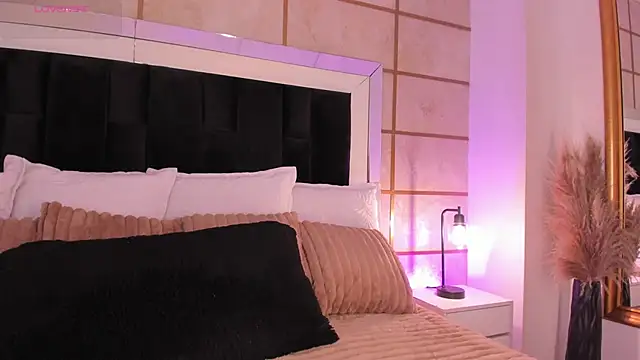 GretaVelvet online show from January 14, 2026, 7:41 pm