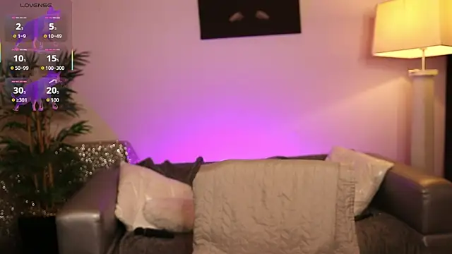 NovaHollisx online show from September 17, 2025, 4:03 am