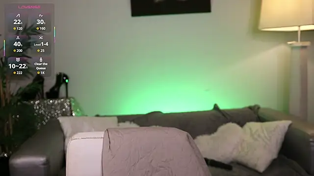 NovaHollisx online show from November 23, 2025, 2:44 am