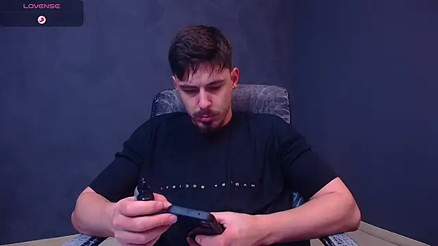 EnzoRace online show from December 16, 2025, 6:07 am