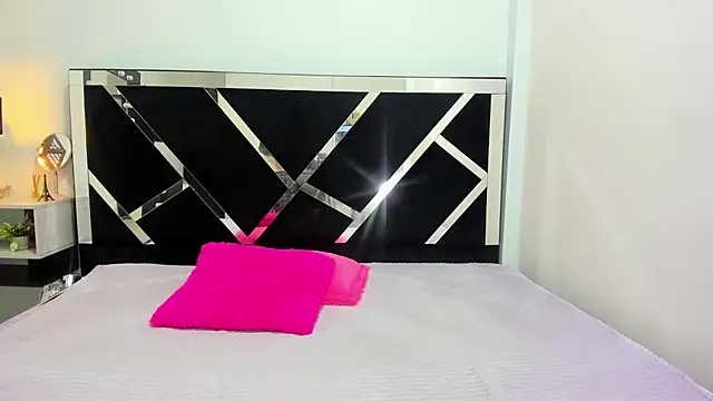 Snapshot of iisabella_noa chatting on September 20, 2025, 12:39 pm iisabella noa online show from September 20, 2025, 12:39 pm