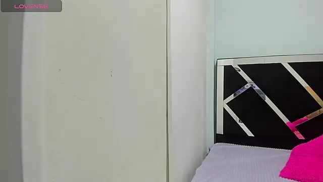 Snapshot of iisabella_noa chatting on October 21, 2025, 1:45 pm iisabella noa online show from October 21, 2025, 1:45 pm