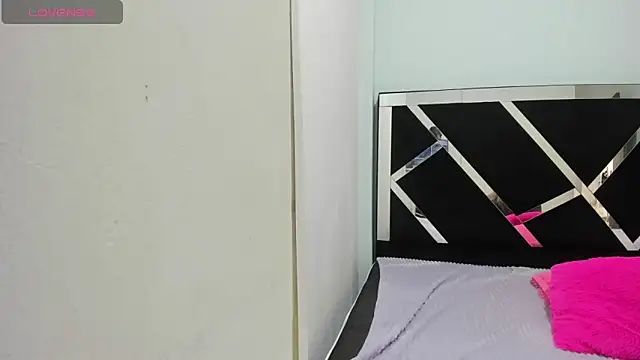 Snapshot of iisabella_noa chatting on October 22, 2025, 1:11 pm iisabella noa online show from October 22, 2025, 1:11 pm