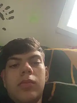 Snapshot of Cos_minn chatting on November 12, 2025, 12:05 pm Cos minn online show from November 12, 2025, 12:05 pm