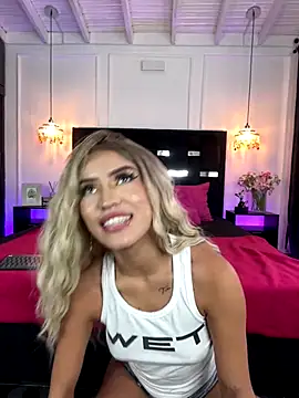 Snapshot of MystiqueXXX chatting on September 22, 2025, 1:13 pm MystiqueXXX online show from September 22, 2025, 1:13 pm
