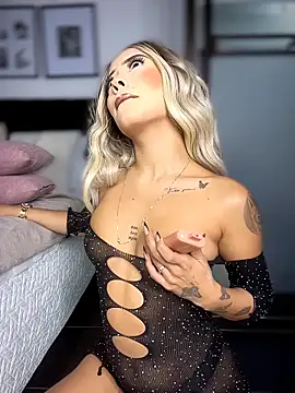 MystiqueXXX online show from February 5, 2026, 1:16 pm