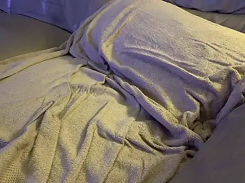 Snapshot of Freddiefirefly chatting on March 28, 2026, 8:19 pm Freddiefirefly online show from March 28, 2026, 8:19 pm