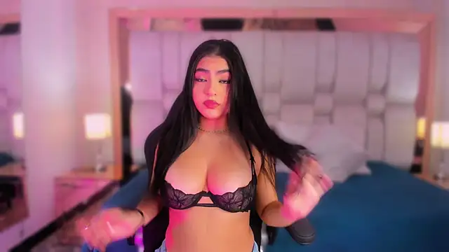 Snapshot of BelaCox_ chatting on September 21, 2025, 11:56 am BelaCox online show from September 21, 2025, 11:56 am