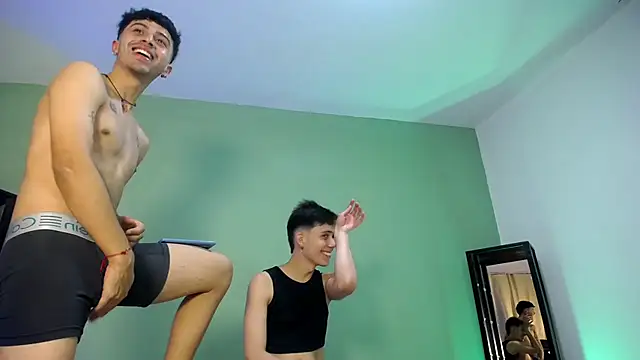 Snapshot of Michael_twink_ chatting on September 18, 2025, 10:01 pm Michael twink online show from September 18, 2025, 10:01 pm