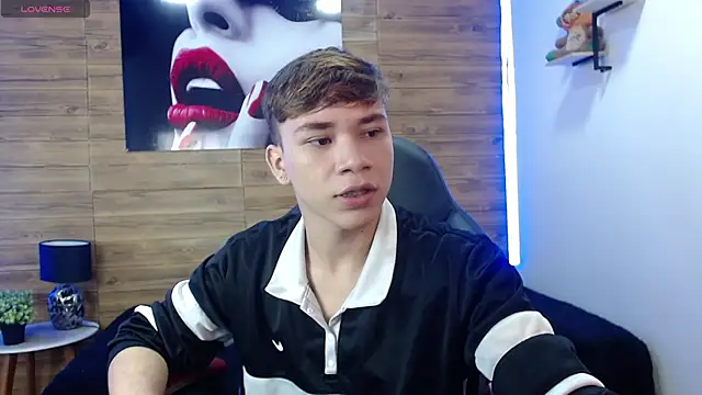 nathanclay online show from May 5, 2026, 3:14 am