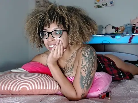 Snapshot of Cherribombzz chatting on March 1, 2026, 5:15 pm Cherribombzz online show from March 1, 2026, 5:15 pm