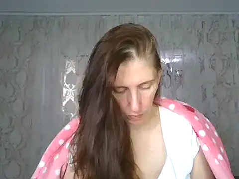 CandiCole online show from October 31, 2025, 7:31 am