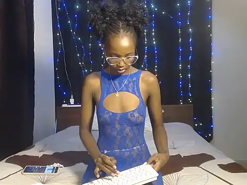 Snapshot of wild_smile chatting on October 1, 2025, 1:00 am wild smile online show from October 1, 2025, 1:00 am