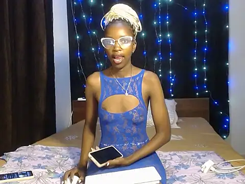 Snapshot of wild_smile chatting on October 13, 2025, 6:41 pm wild smile online show from October 13, 2025, 6:41 pm