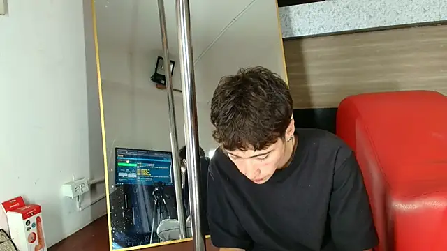  DantFox  online show from October 8, 2025, 8:17 pm