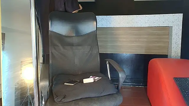  DantFox  online show from November 12, 2025, 7:35 pm