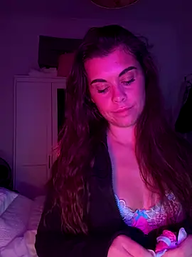 Snapshot of AlitaNova chatting on September 22, 2025, 11:07 pm AlitaNova online show from September 22, 2025, 11:07 pm