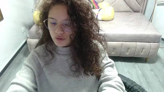 Velvet Moon V online show from November 5, 2025, 1:22 pm