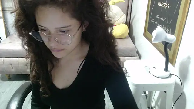 Velvet Moon V online show from November 26, 2025, 1:34 pm