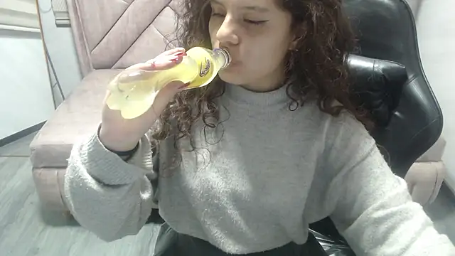 Velvet Moon V online show from March 16, 2026, 7:51 pm