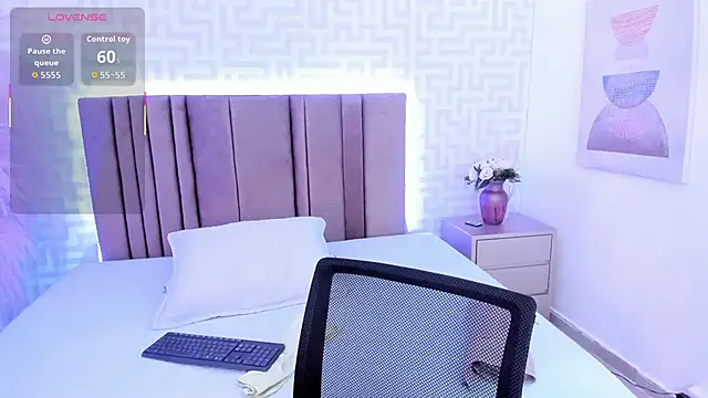 naishaa  online show from March 24, 2026, 6:35 pm