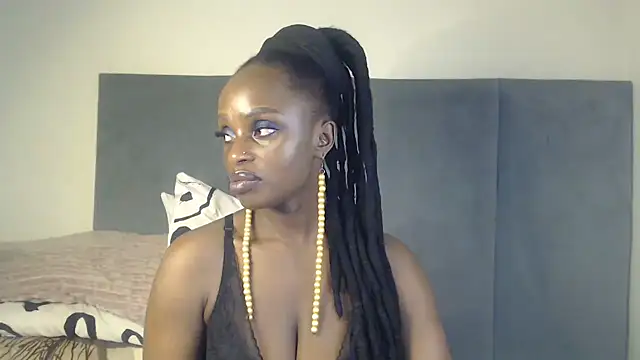 Snapshot of Jah-Queen chatting on September 22, 2025, 12:45 am Jah-Queen online show from September 22, 2025, 12:45 am