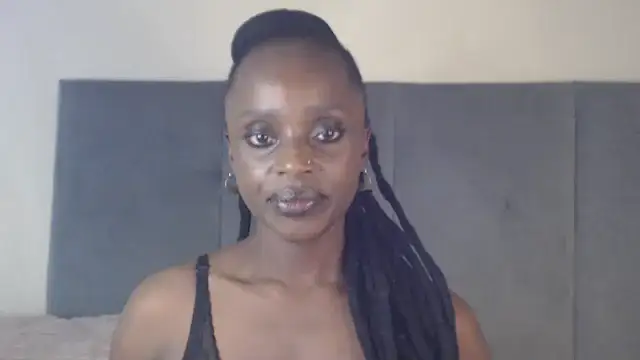 Snapshot of Jah-Queen chatting on October 14, 2025, 4:41 pm Jah-Queen online show from October 14, 2025, 4:41 pm