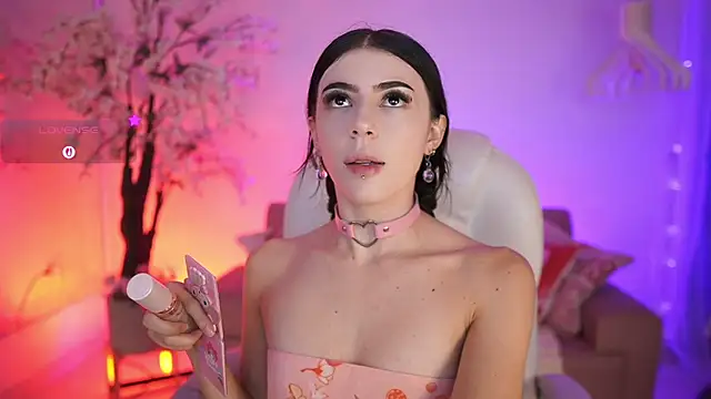 JadeSummerr online show from April 15, 2026, 11:39 am