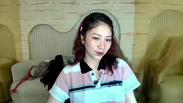 Snapshot of valentina_r_ chatting on October 18, 2025, 3:20 am valentina r online show from October 18, 2025, 3:20 am