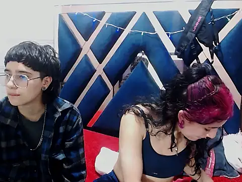 Snapshot of katalinathxandbritney1 chatting on January 12, 2026, 12:27 am katalinathxandbritney1 online show from January 12, 2026, 12:27 am