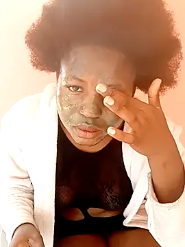 SweetHoney21  online show from October 2, 2025, 10:55 am