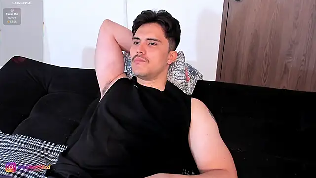 jasonxd9898 online show from April 15, 2026, 5:31 pm