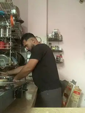 amitsharma7868 online show from February 13, 2026, 2:29 am