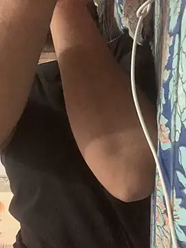 amitsharma7868 online show from April 2, 2026, 3:42 pm