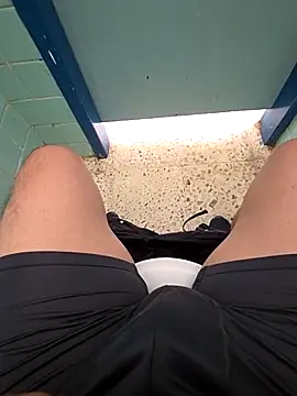 Renatox69 online show from April 9, 2026, 6:57 pm