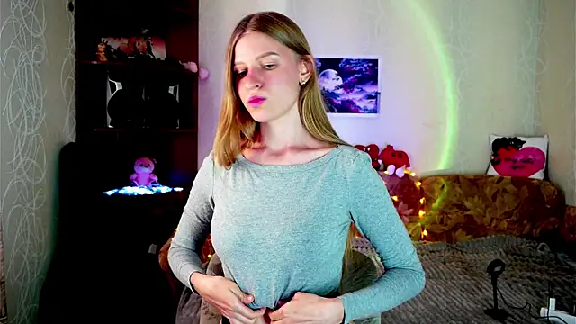 Snapshot of Luntryy chatting on September 12, 2025, 8:58 am Luntryy online show from September 12, 2025, 8:58 am