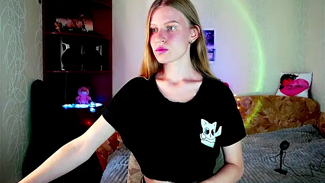 Snapshot of Luntryy chatting on September 24, 2025, 8:50 am Luntryy online show from September 24, 2025, 8:50 am