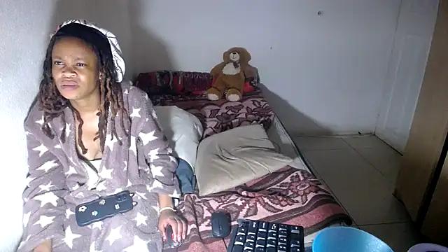 EbonyEssence online show from April 15, 2026, 7:58 pm