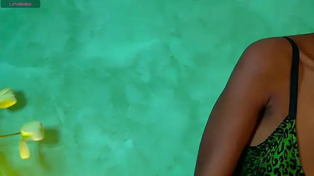 Izzie Sugar online show from October 15, 2025, 7:03 pm