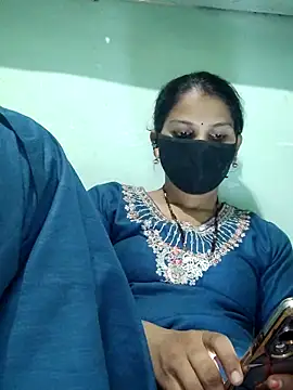 poojam93 online show from September 17, 2025, 2:08 pm