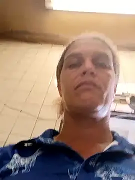 sarahkat86 online show from January 13, 2026, 4:12 pm