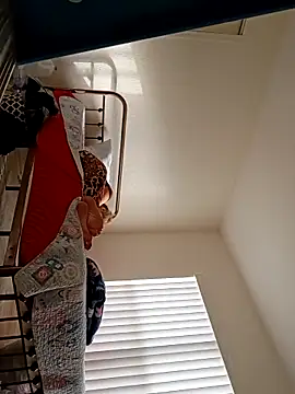 sarahkat86 online show from February 22, 2026, 1:31 pm