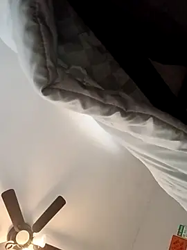 sarahkat86 online show from March 9, 2026, 1:15 pm